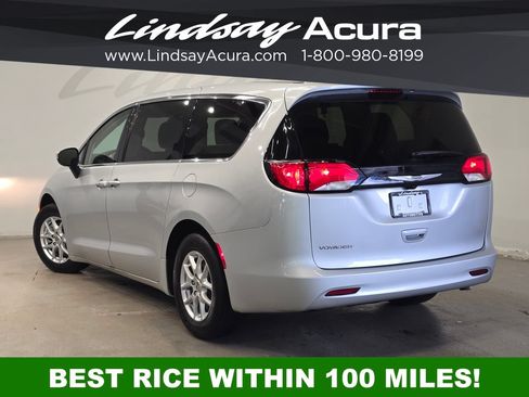 Used 2023 Chrysler Voyager LX FWD image 4