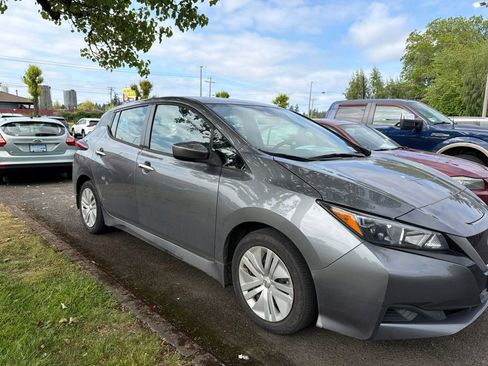 Used 2022 Nissan Leaf S FWD image 3