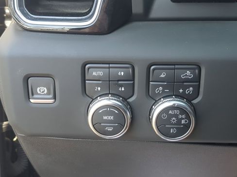 Used 2024 GMC Sierra 2500 Denali w/ Denali Reserve Package image 18