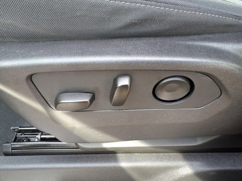 Used 2024 Chevrolet Silverado 1500 LT image 16