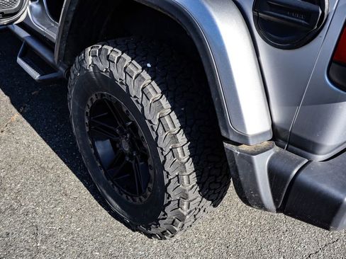 Used 2021 Jeep Wrangler Unlimited Rubicon w/ Cold Weather Group image 40