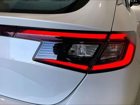 Used 2022 Honda Civic EX-L image 24