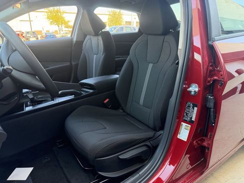 New 2026 Hyundai Elantra SE image 21