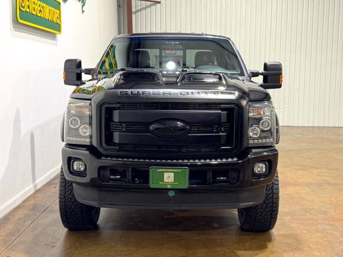 Used 2015 Ford F250 Lariat w/ Lariat Interior Package image 2