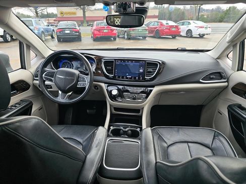 Used 2022 Chrysler Pacifica Limited image 22