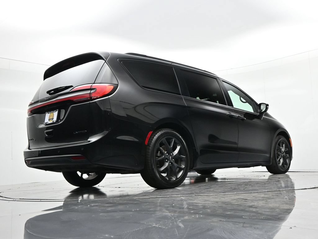 Used 2025 Chrysler Pacifica Limited FWD image 22