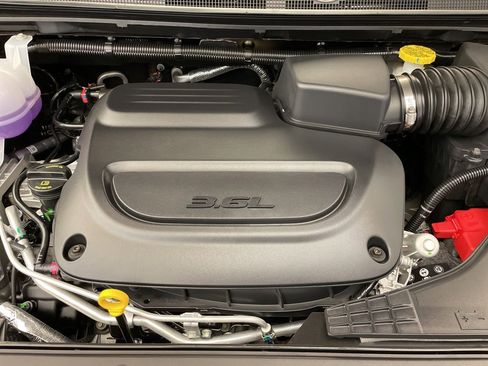 New 2026 Chrysler Pacifica Select image 16