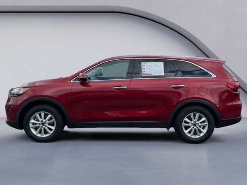 Used 2020 Kia Sorento LX image 2