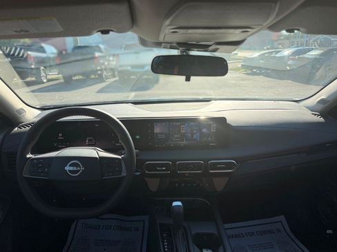 Used 2026 Nissan Sentra SR w/ Floor Mat Package FWD image 14