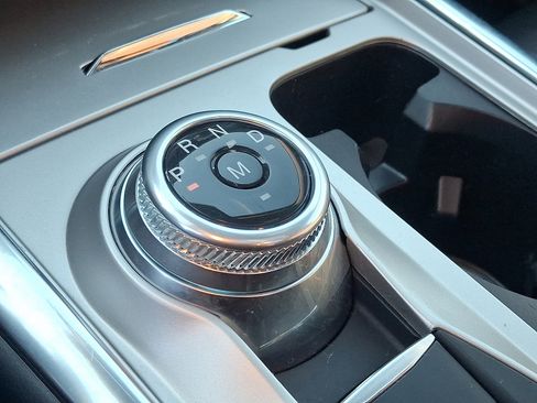 Used 2020 Ford Explorer Platinum w/ Premium Technology Package image 15