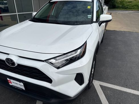 Used 2025 Toyota RAV4 XLE FWD image 27