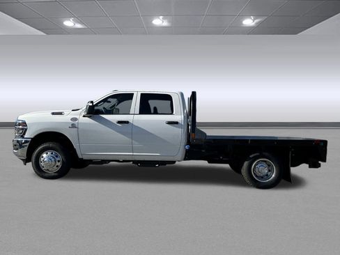 New 2026 RAM 3500 Tradesman w/ Chrome Appearance Group image 4