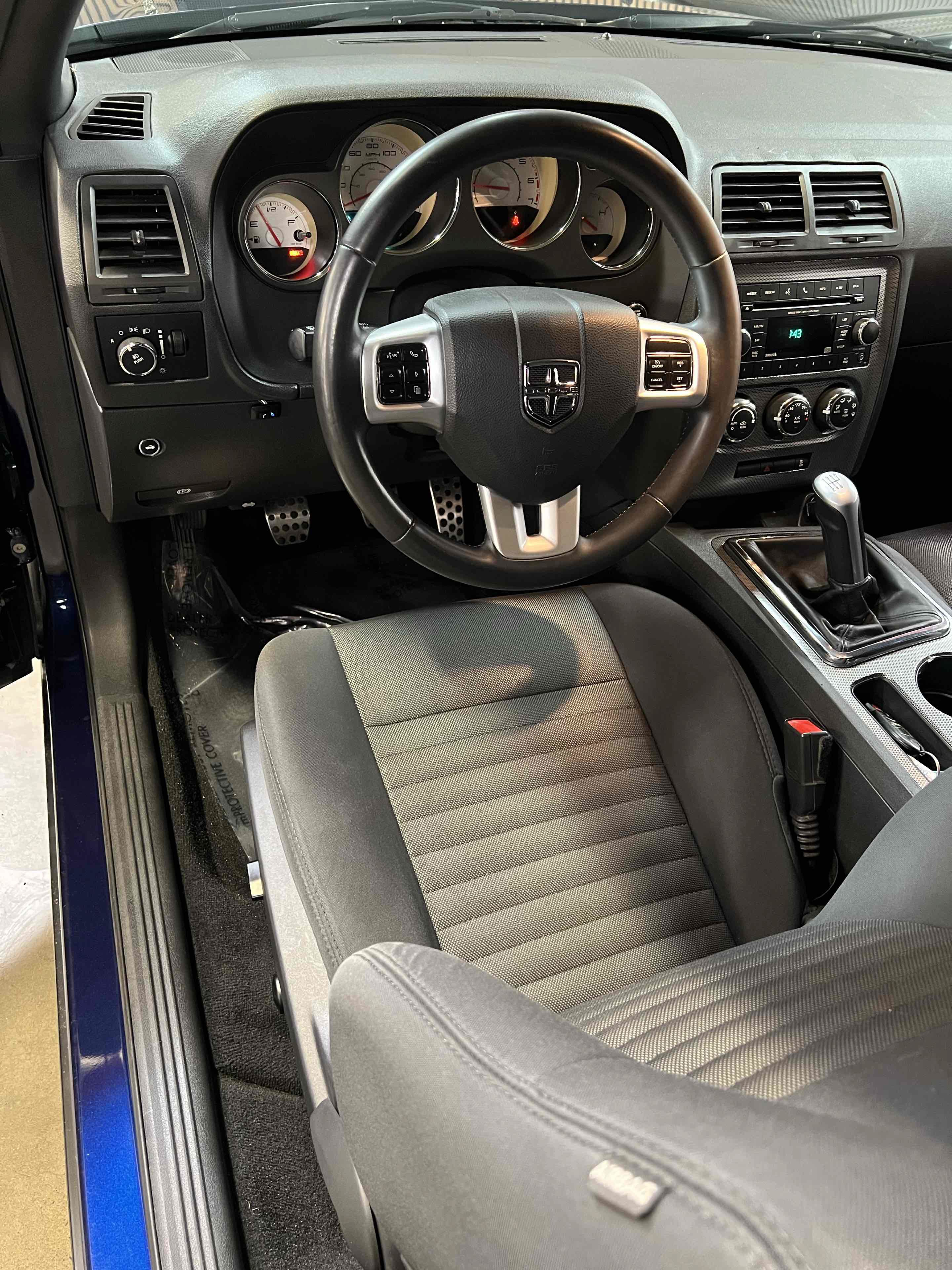 Used 2014 Dodge Challenger R/T RWD image 59