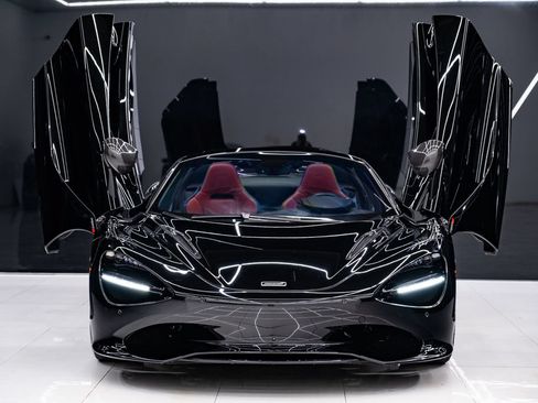 Used 2024 McLaren 750S Spider RWD image 13