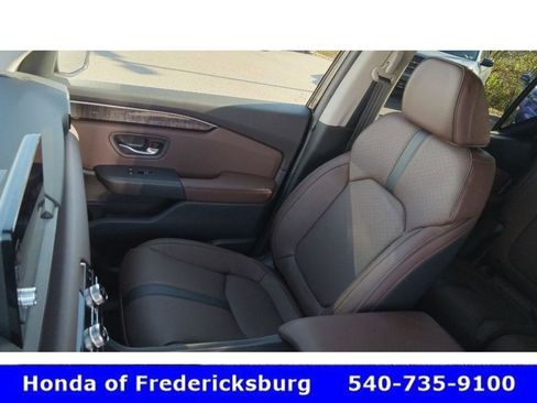 Certified 2025 Honda Pilot Elite image 26