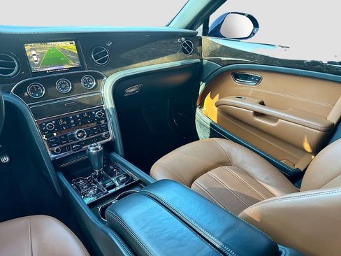 Used 2011 Bentley Mulsanne RWD image 25