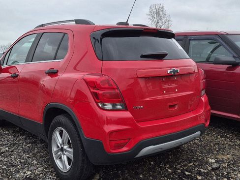 Used 2017 Chevrolet Trax LT w/ Sun & Sound Package image 4