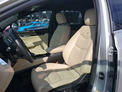 Used 2018 Cadillac XT5 AWD image 19