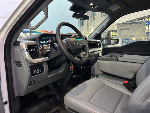 New 2026 Ford F550 4x4 Regular Cab Super Duty image 36
