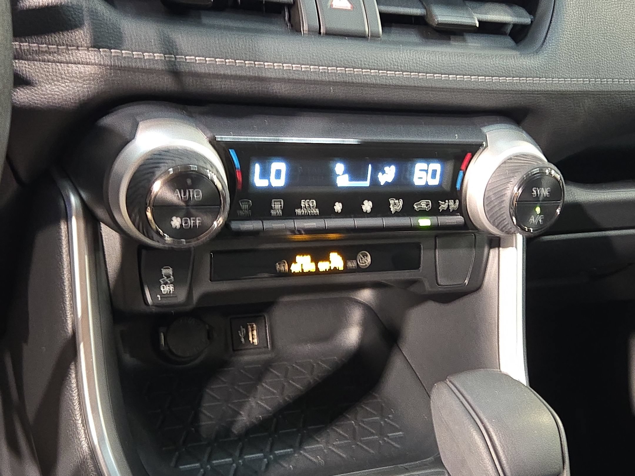Certified 2025 Toyota RAV4 LE AWD/4WD image 30