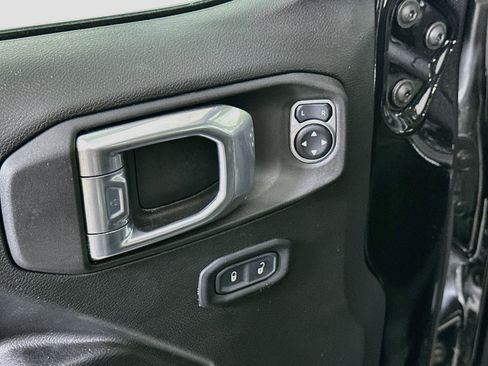 Used 2022 Jeep Gladiator Sport AWD/4WD image 15