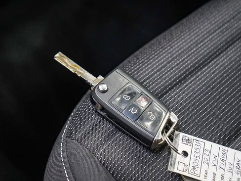 Used 2023 Volkswagen Tiguan S image 28