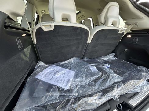 New 2026 Volvo XC90 B6 Ultra image 18