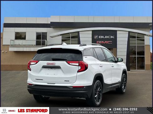 Used 2023 GMC Terrain SLE w/ Driver Convenience Package AWD/4WD image 6