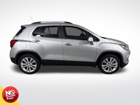 Used 2020 Chevrolet Trax Premier image 2