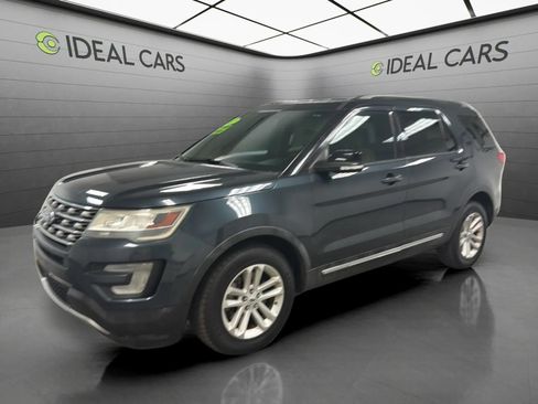 Used 2017 Ford Explorer XLT FWD image 1