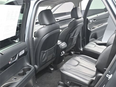 Used 2021 Hyundai Palisade Limited image 6