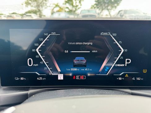 Used 2023 BMW i4 eDrive35 w/ Premium Package RWD image 9