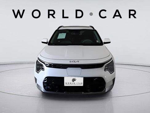 Used 2023 Kia Niro Wave image 2