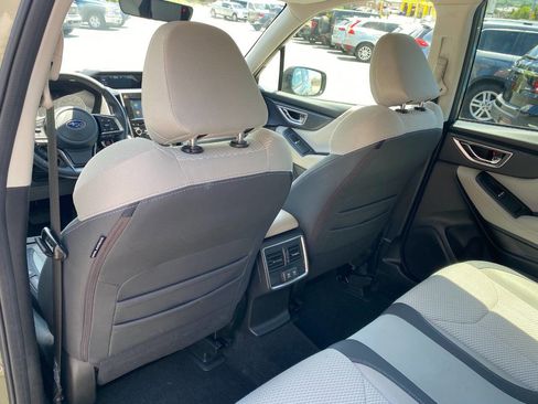Used 2020 Subaru Forester Premium AWD/4WD image 23