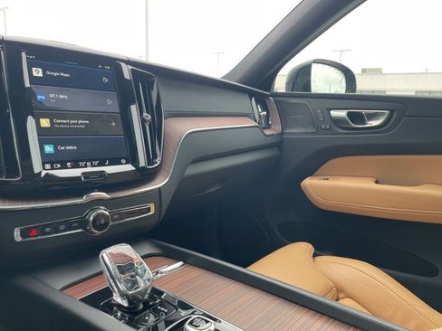 Certified 2024 Volvo XC60 B5 Ultimate image 34