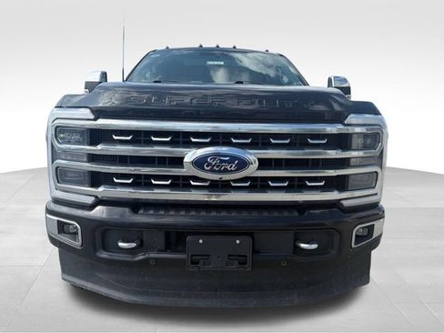 Used 2024 Ford F250 Platinum AWD/4WD image 2