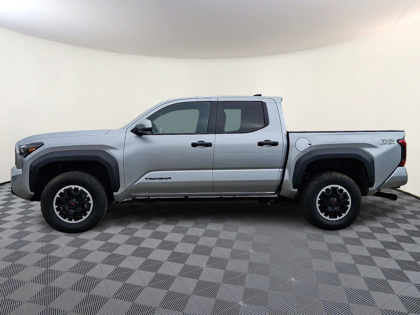 Used 2024 Toyota Tacoma TRD Off-Road AWD/4WD image 8