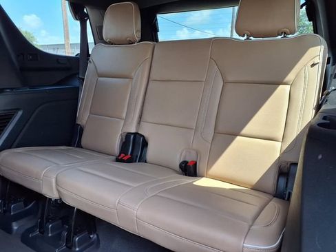 Used 2022 Chevrolet Tahoe Premier RWD image 6