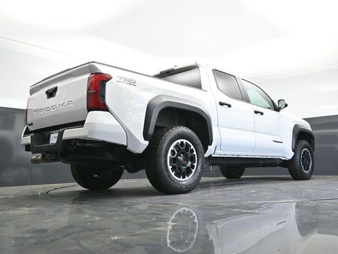 Used 2024 Toyota Tacoma TRD Off-Road AWD/4WD image 33