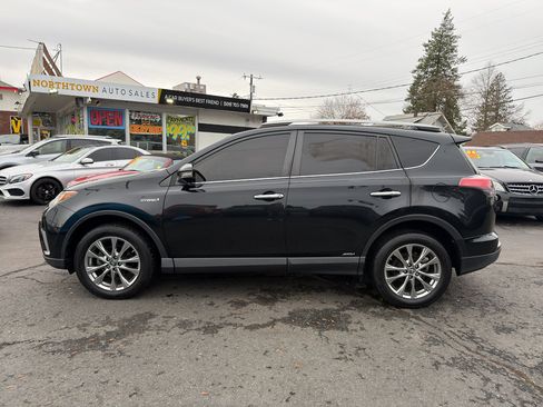 Used 2017 Toyota RAV4 Limited image 3