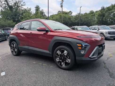 Used 2024 Hyundai Kona SEL AWD/4WD image 2