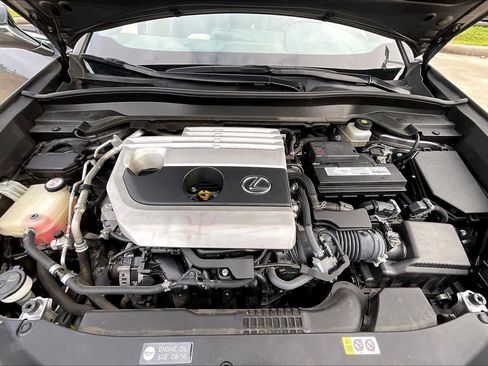 Used 2019 Lexus UX 200 image 28