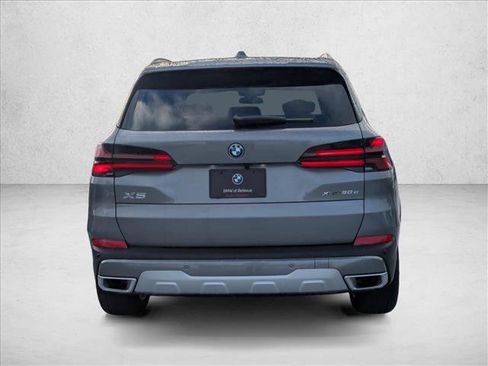 New 2026 BMW X5 xDrive50e image 7