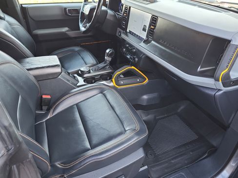 Used 2023 Ford Bronco Badlands image 11