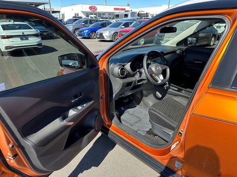 Used 2022 Nissan Kicks SV FWD image 19