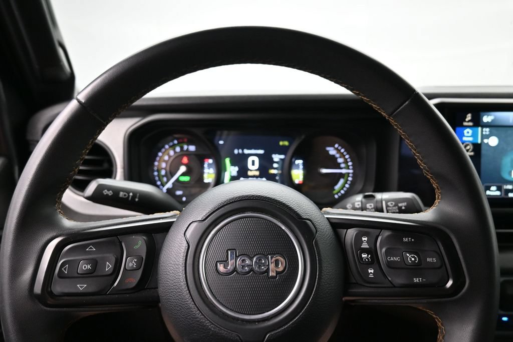 Used 2024 Jeep Wrangler Unlimited AWD/4WD image 12