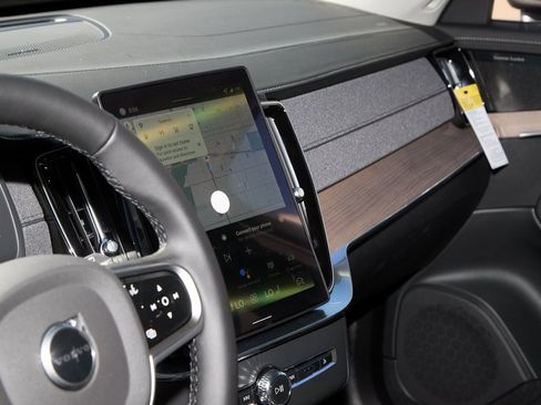 New 2026 Volvo XC90 B6 Plus w/ Protection Package Premier image 22