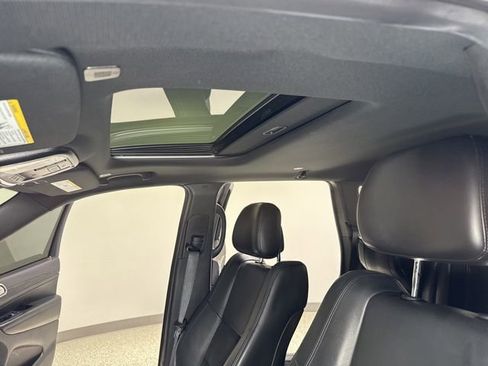 Used 2019 Jeep Grand Cherokee Altitude AWD/4WD image 2