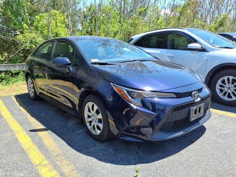 Used 2022 Toyota Corolla LE w/ Carpet Mat Package (TMS) FWD image 3