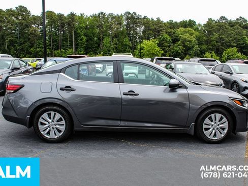 Used 2025 Nissan Sentra S FWD image 9